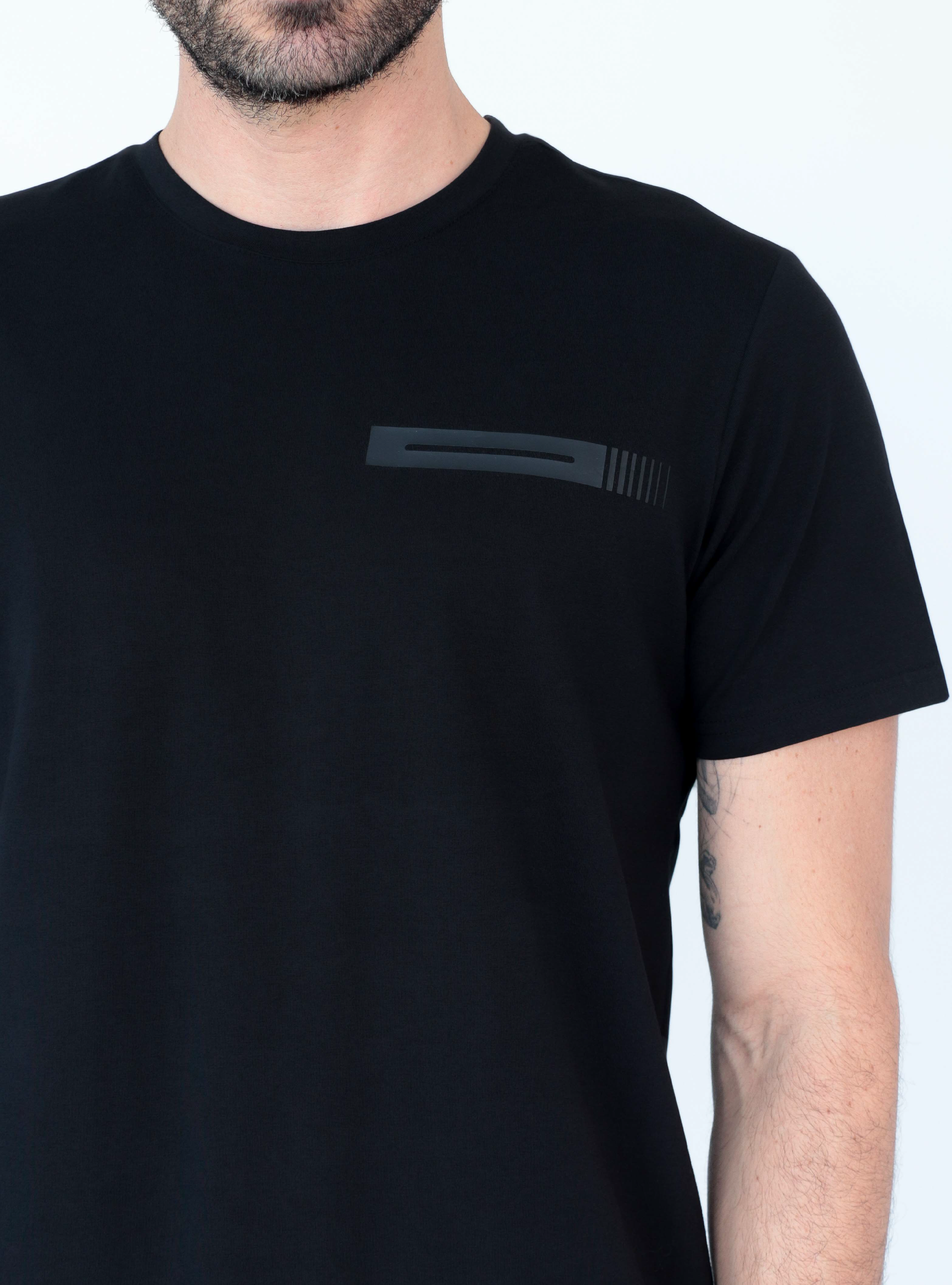 PLAYERA TISH BLACK